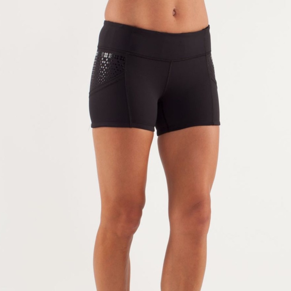 Lululemon Run: Shorty Short Size 2